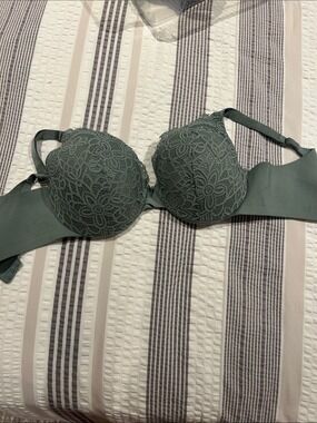La Vie En Rose sage green bra